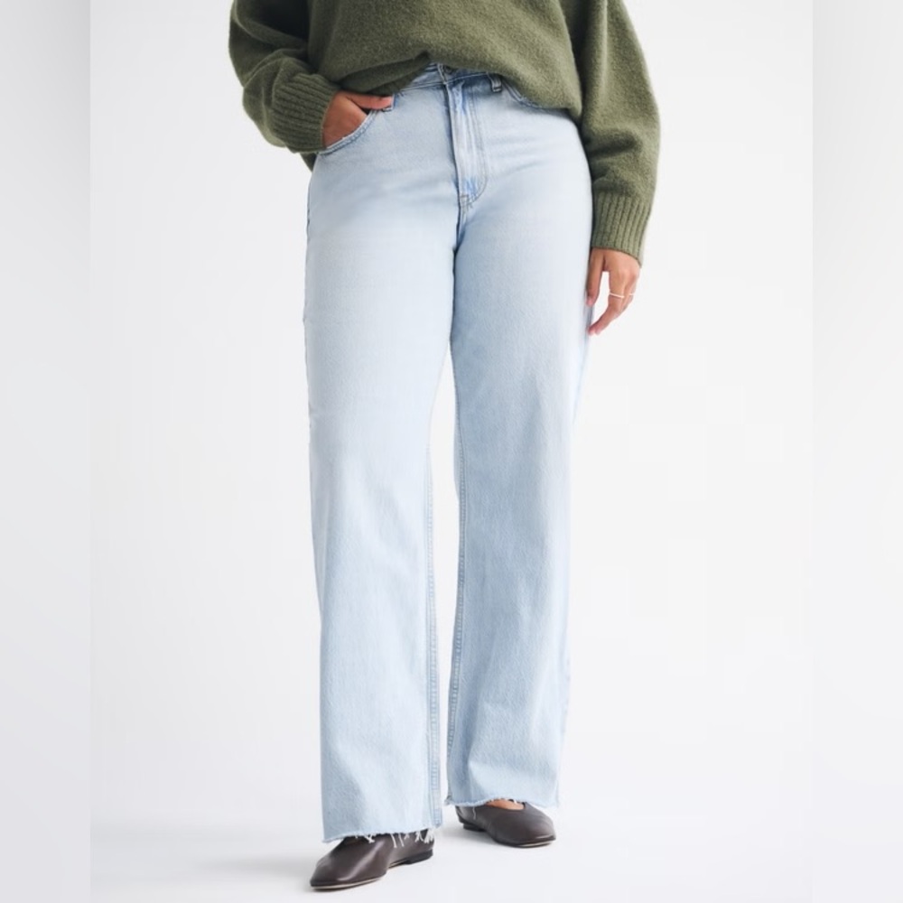 Abercrombie & Fitch High Rise 90s Jeans light wash